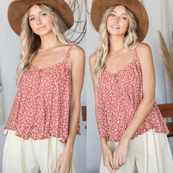 80557 Button Front Floral Tank - Picture 2 of 4